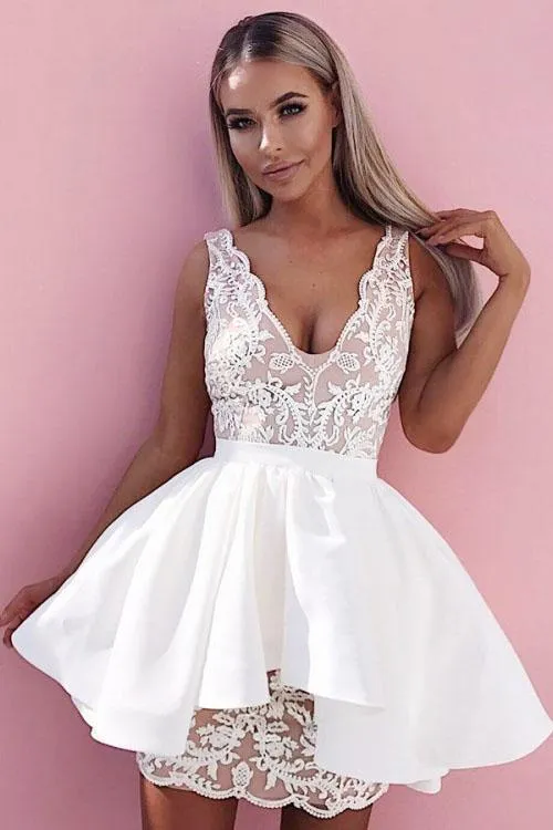 Sexy Lace V Neck Above Knee Sheath Homecoming Dresses with Satin Short Prom Dresses