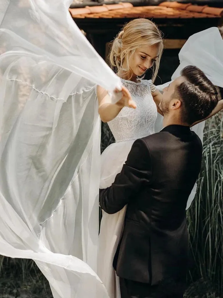 Unique Scoop Tulle Beads Chiffon Ivory V Back Long Wedding Dresses Beach Wedding Gowns